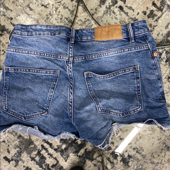 H&M Jean shorts - Picture 2 of 2